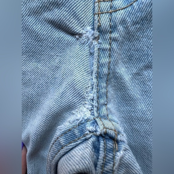 We The Free Lightwash Denim Mom Jeans 24 - Picture 10 of 11